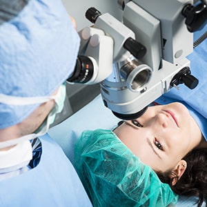 Офтальмологическая лазерная дисцизия 1 глаз - 4500 руб.